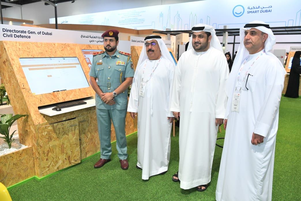 Excellency Mohammed Ahli visits DCD'S Stand at GITEX 2018