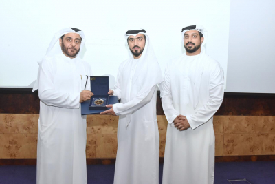 جامعة حمدان بن محمد الذكية تكرم الدفاع المدني دبي
