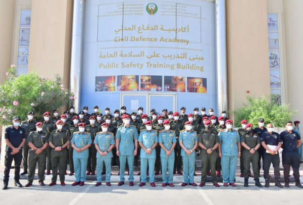 أكاديمية الإمارات للدفاع المدني بدبي تحتفل بتخريج دورة الإطفاء التأسيسية الدفعة 37