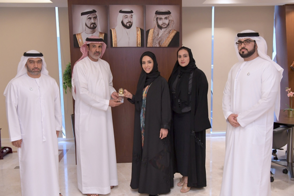 Gen. ALMatrooshi receives Dubai Institute of Real estate 