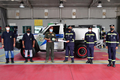 Dubai Civil Defense delivers the Sharjah Police General Command a (search and rescue) vehicle after preparing it in the technical workshop