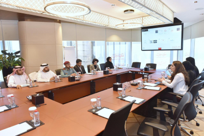 العميد راشد البوفلاسة يستعرض مع مؤسسة حكومة دبي الذكية أحدث مبادرات الدفاع المدني بدبي